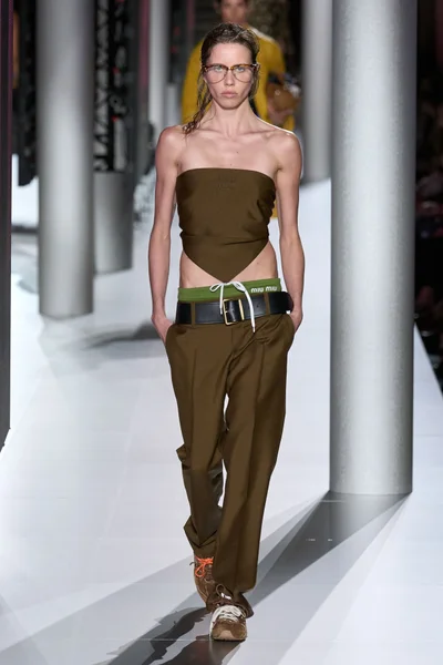 Look 17